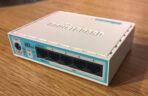 Mikrotik RouterBOARD hEX lite 5 puertos router 5 X 10/100 PoE OSL4 - (RB750r2) - Imagen 3